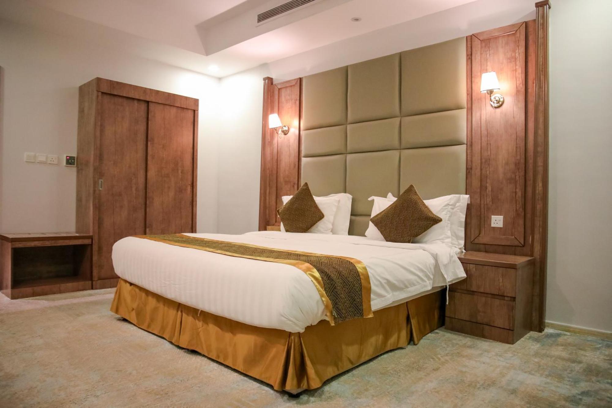 Hotel Areen Al Basateen