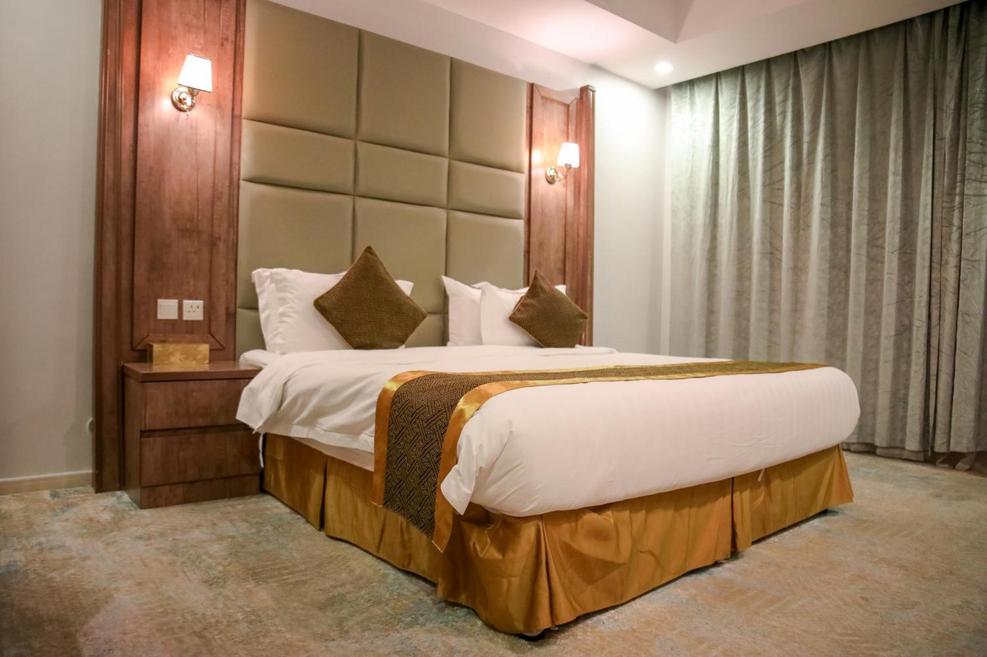 Hotel Areen Al Basateen