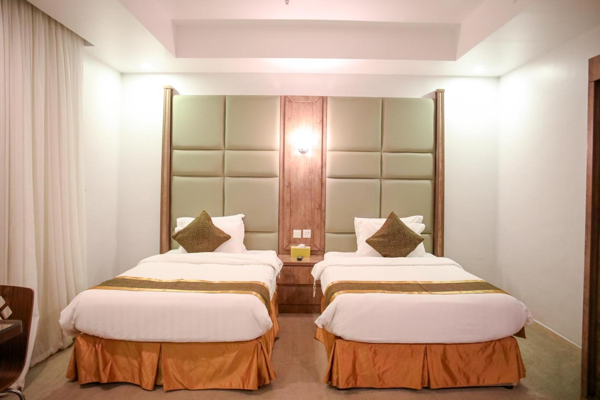 Hotel Areen Al Basateen 3*
